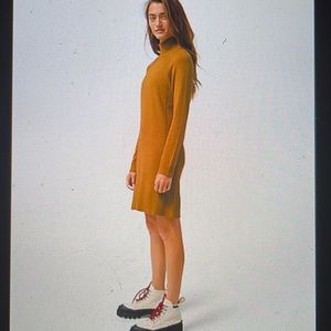 Lululemon Keep it Cozy Dress | Size 4